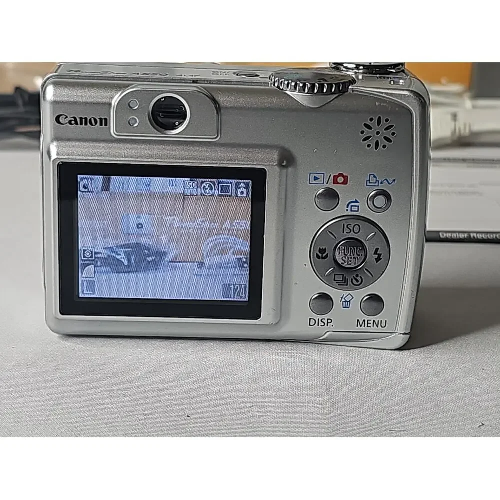Canon PowerShot A550 7.1MP Digital Camera In Box - Silver TESTED